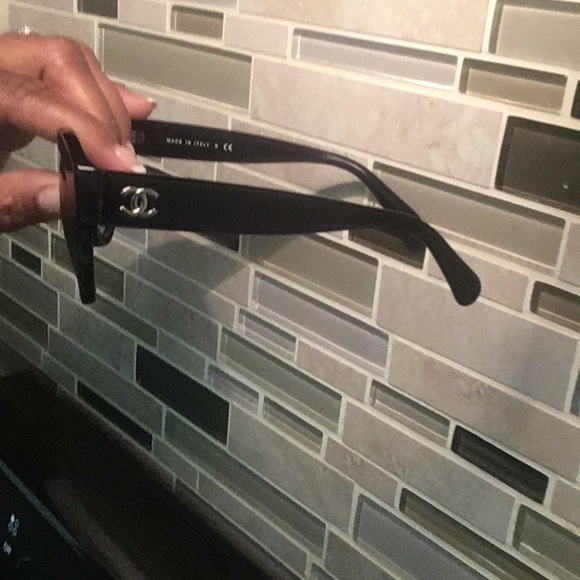 Chanel sun glasses with  certificate for rx lens - Picture 7 of 8